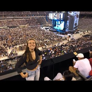 Meet your Posher, Olivia